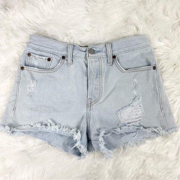 Levi's Light Wash Distressed Cut Off Shorts Size 26 - Picture 1 of 7